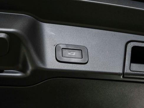 Used 2024 Land Rover Range Rover Evoque Dynamic SE image 57