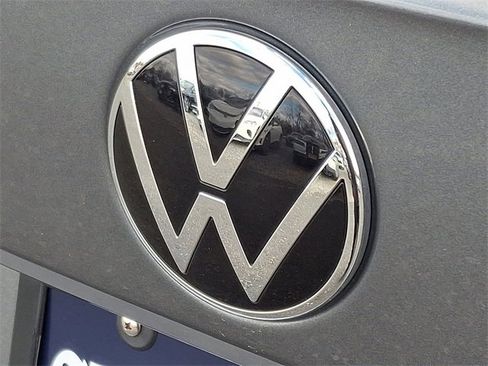 Used 2022 Volkswagen Taos SEL w/ Panoramic Sunroof Package image 30