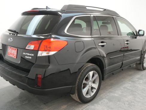 Used 2013 Subaru Outback 3.6R Limited w/ Special Appearance Pkg image 9