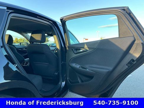 Used 2023 Chevrolet Malibu LT image 30