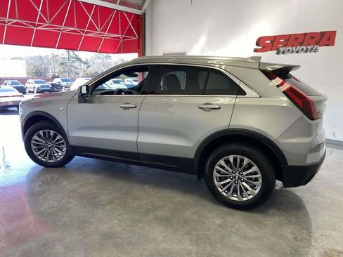 Used 2025 Cadillac XT4 Premium Luxury image 6