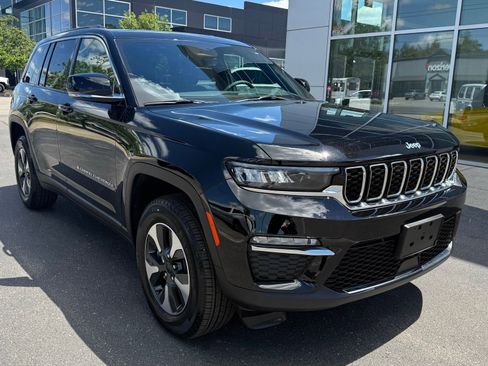 Used 2025 Jeep Grand Cherokee Limited 4xe AWD/4WD image 9