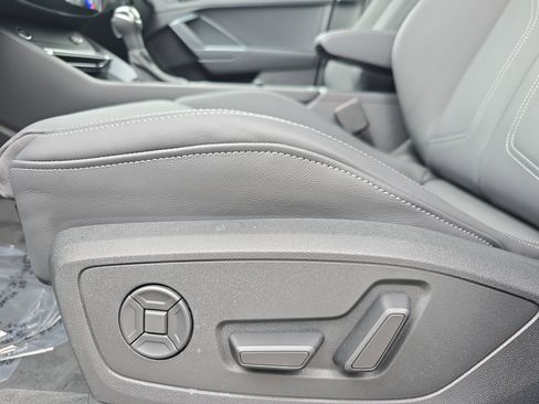 New 2025 Audi Q3 2.0T Premium image 26