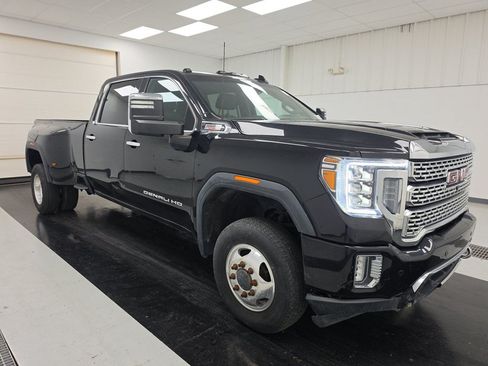 Used 2023 GMC Sierra 3500 Denali w/ Denali Ultimate Package AWD/4WD image 3