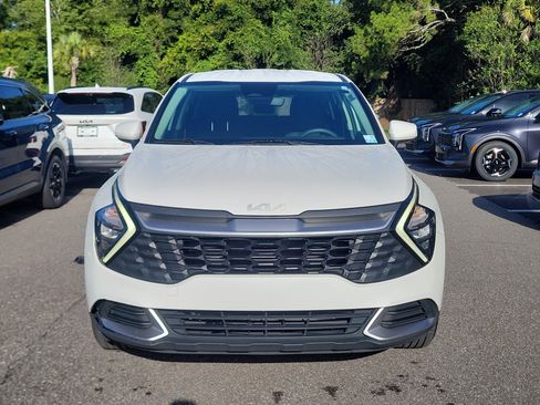 Used 2023 Kia Sportage LX FWD image 2