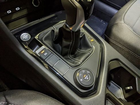 New 2026 Volkswagen Taos SE image 20