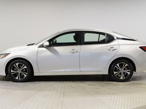 Used 2023 Nissan Sentra SV image 2