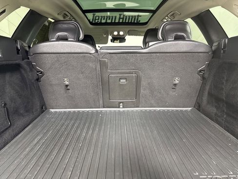 Used 2022 Volvo XC60 B5 Inscription image 23