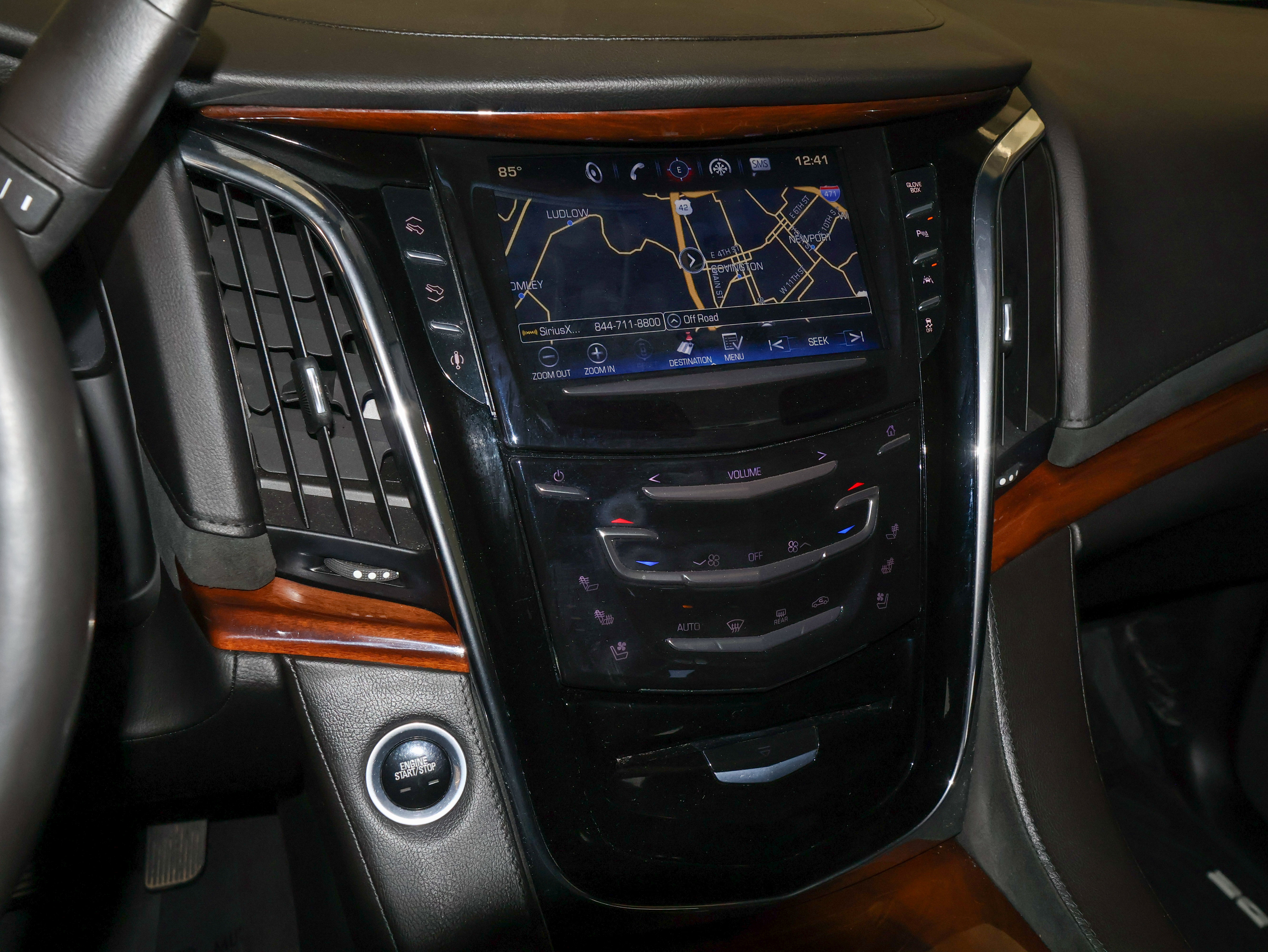Used 2016 Cadillac Escalade Luxury RWD image 34