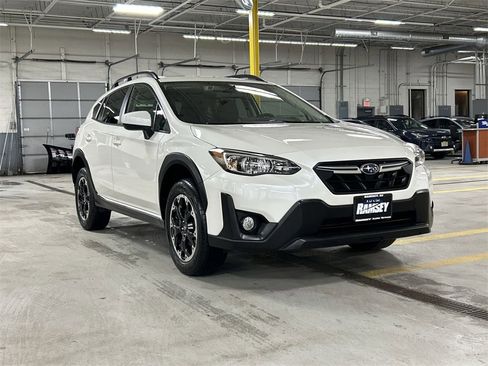 Certified 2022 Subaru Crosstrek 2.0i Premium image 1