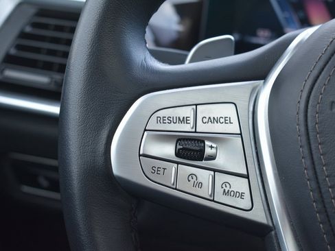 Used 2025 BMW X7 xDrive40i image 16