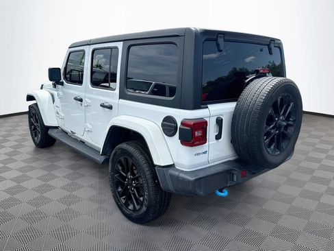 Used 2022 Jeep Wrangler Unlimited Sahara AWD/4WD image 8
