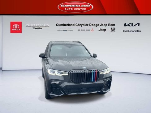 Used 2022 BMW X7 M50i image 3