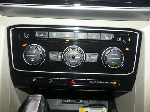 Used 2019 Volkswagen Atlas SEL Premium AWD/4WD image 40
