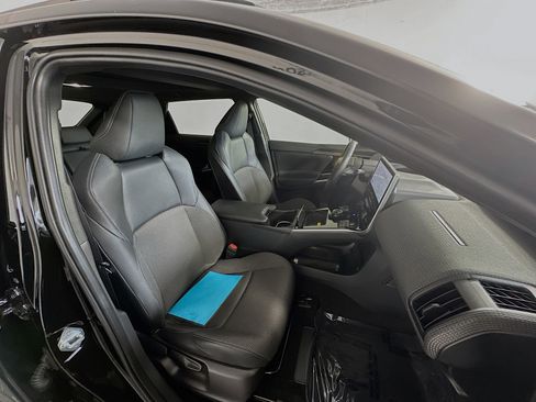 Used 2024 Toyota bZ4X XLE image 28