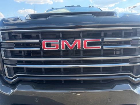 Used 2022 GMC Sierra 2500 AT4 w/ Driver Alert Package I AWD/4WD image 7