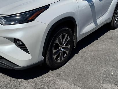 Used 2023 Toyota Highlander XLE