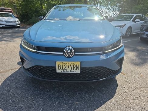 Used 2025 Volkswagen Jetta Sport FWD image 2