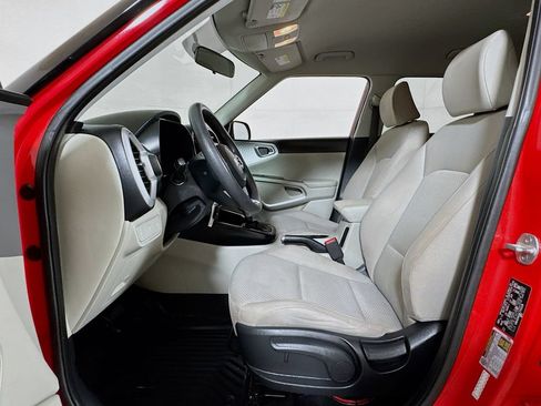 Used 2020 Kia Soul LX FWD image 17