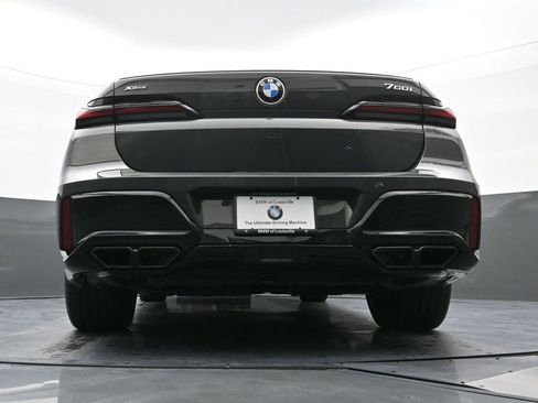 Used 2023 BMW 760i xDrive w/ Executive Package image 30