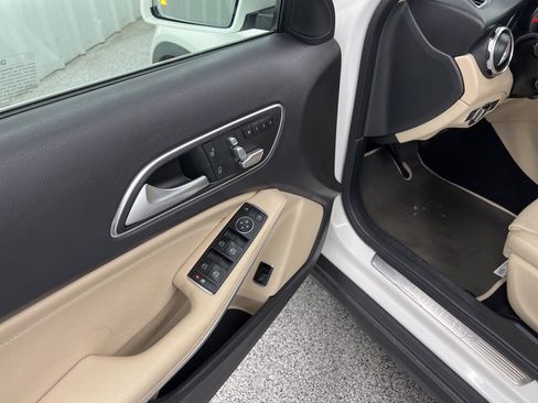 Used 2019 Mercedes-Benz GLA 250 image 16