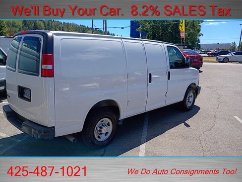 Used 2017 Chevrolet Express 2500 RWD image 6