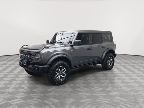 Used 2023 Ford Bronco Badlands image 34