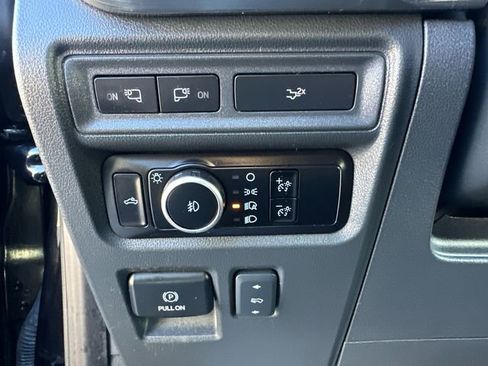 Used 2023 Ford F150 Lariat w/ Equipment Group 502A High image 29