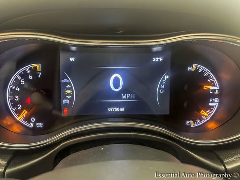 Used 2018 Jeep Grand Cherokee Altitude image 14