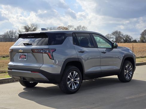 New 2026 Chevrolet Equinox LT w/ Convenience Package II image 3