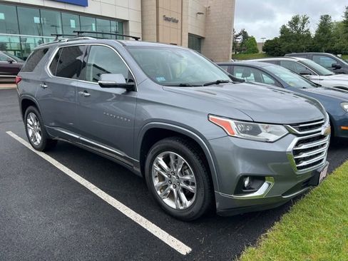 Used 2019 Chevrolet Traverse High Country w/ LPO, Floor Liner Package AWD/4WD image 3