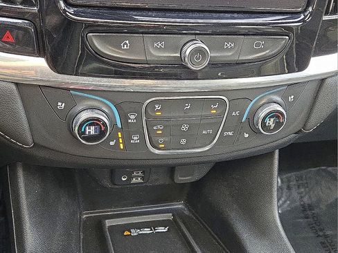 Used 2022 Chevrolet Traverse Premier w/ Redline Edition image 30