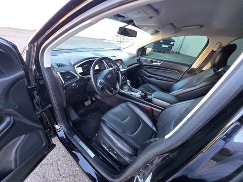 Used 2018 Ford Edge Titanium image 20