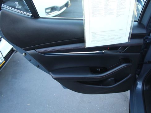 Used 2022 MAZDA MAZDA3 s FWD image 22