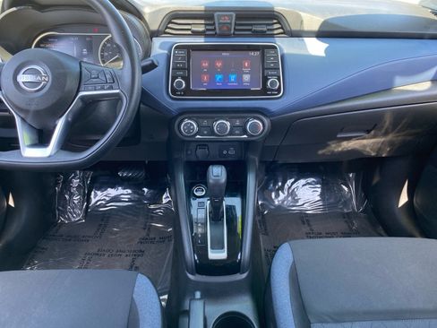 Used 2023 Nissan Versa SV FWD image 11
