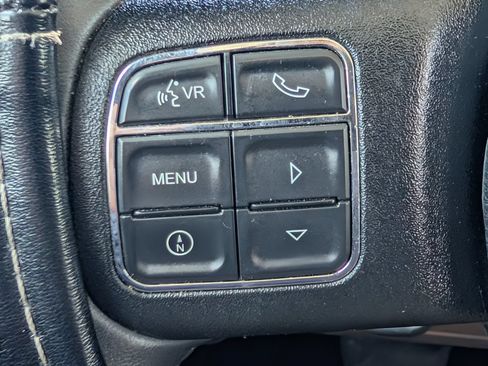 Used 2017 Jeep Wrangler Unlimited Sahara w/ Connectivity Group AWD/4WD image 10