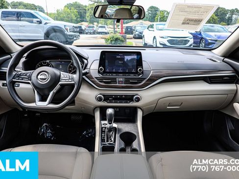 Used 2025 Nissan Altima 2.5 SV FWD image 28