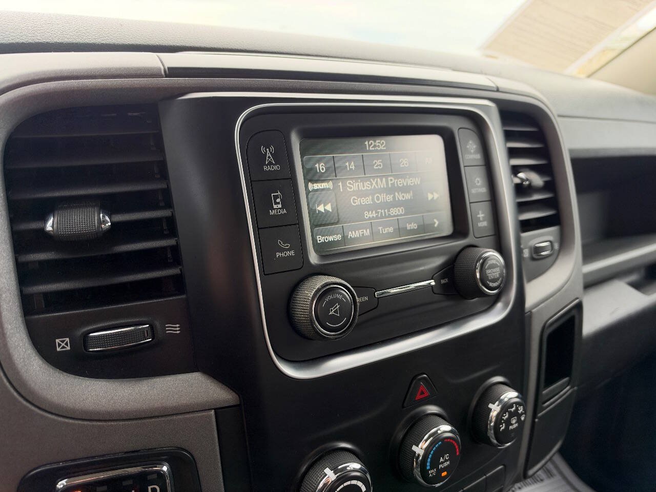 Used 2017 RAM 1500 Express AWD/4WD image 18