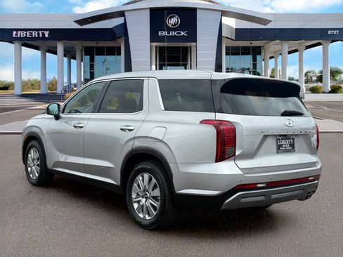 Used 2025 Hyundai Palisade SEL FWD image 6