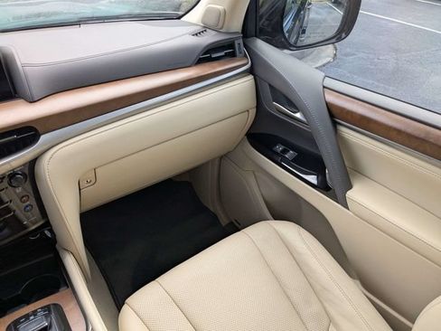 Used 2019 Lexus LX 570 4WD image 20
