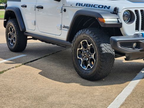 Used 2023 Jeep Wrangler Unlimited Rubicon 4xe AWD/4WD image 11