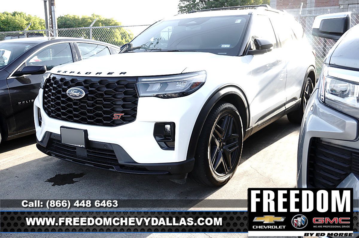 Used 2025 Ford Explorer ST AWD/4WD image 4