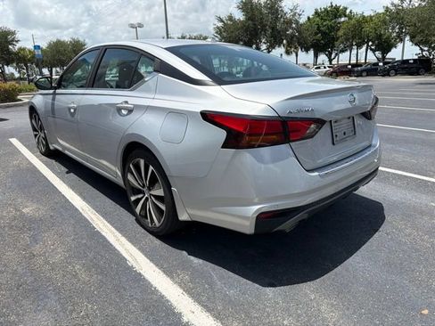 Used 2021 Nissan Altima 2.5 SR FWD image 4