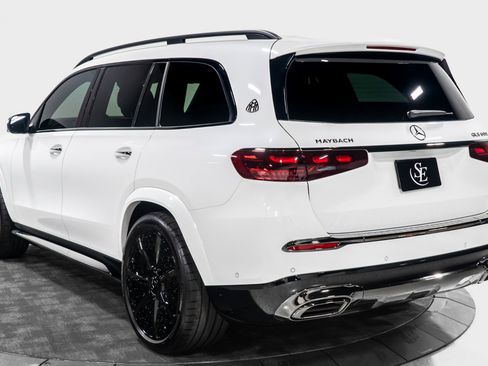 Used 2026 Mercedes-Benz Maybach GLS 600 4MATIC image 7