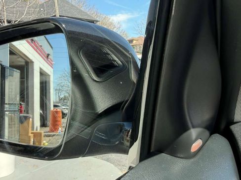 Used 2019 INFINITI QX60 Luxe w/ Essential Package image 31