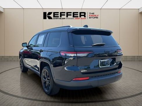 Certified 2024 Jeep Grand Cherokee L Laredo AWD/4WD image 3