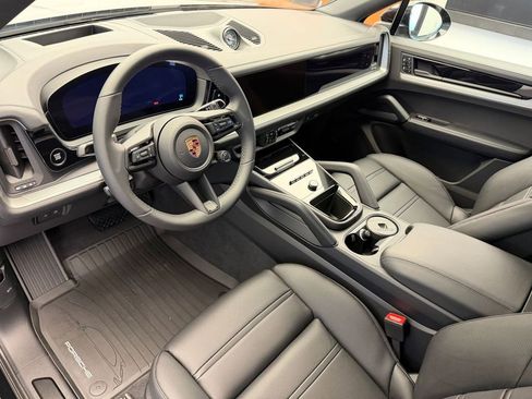 New 2026 Porsche Cayenne Coupe AWD/4WD image 4