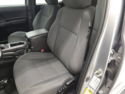 Used 2016 Toyota Tacoma TRD Sport w/ Towing Package AWD/4WD image 15