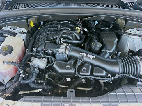 Used 2022 Jeep Grand Cherokee L Limited RWD image 28