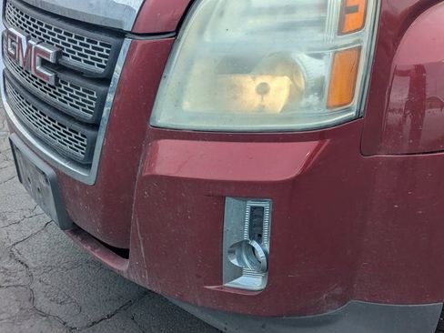 Used 2010 GMC Terrain SLT image 11